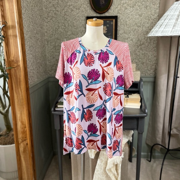 LOGO by Lori Goldstein Tops - LOGO by Lori Goldstein Pink and Purple Floral Top